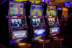 Filipino user browsing bet88ph sports and casino platform on mobile phone